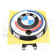 LOGO 82MM ARRIERE AVEC OPTION CAMERA DE RECUL 50EME ANNIVERSAIRE MOTORSPORT HERITAGE G22 G23 G26 G82 G83 BMW ORIGINE